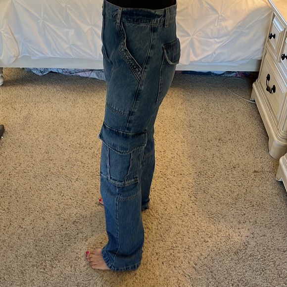 FRAME blue jeans cargo style open pockets like new! Wore 3 times. - Picture 9 of 12